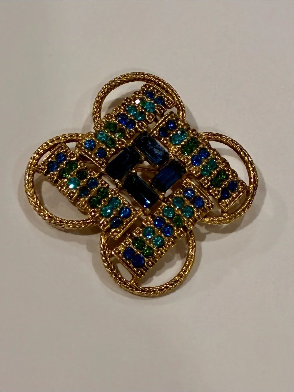 Beautiful Unique Design Vintage Florenza Rhinestone Brooch